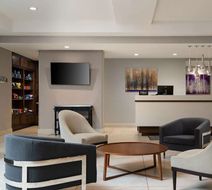 DoubleTree Hotel Pittsburgh Airport Lobby