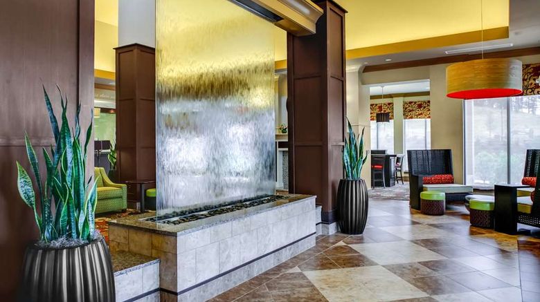 <b>Hilton Garden Inn Pittsburgh/Cranberry Lobby</b>. Images powered by <a href="https://iceportal.shijigroup.com/" title="IcePortal" target="_blank">IcePortal</a>.