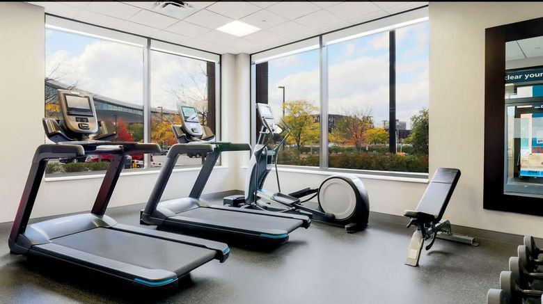 <b>Hampton Inn & Suites Pittsburgh-Downtown Health</b>. Images powered by <a href="https://iceportal.shijigroup.com/" title="IcePortal" target="_blank">IcePortal</a>.