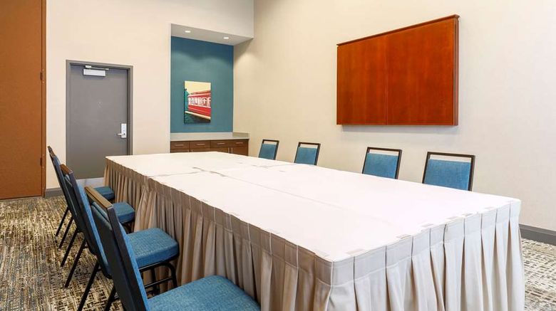 <b>Hampton Inn & Suites Pittsburgh-Downtown Meeting</b>. Images powered by <a href="https://iceportal.shijigroup.com/" title="IcePortal" target="_blank">IcePortal</a>.
