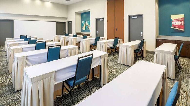 <b>Hampton Inn & Suites Pittsburgh-Downtown Meeting</b>. Images powered by <a href="https://iceportal.shijigroup.com/" title="IcePortal" target="_blank">IcePortal</a>.