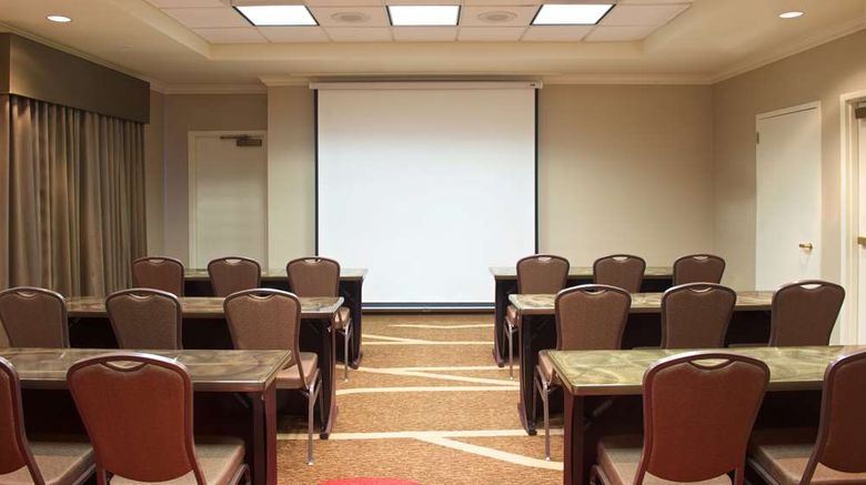 <b>Hampton Inn & Suites Meadow Lands Meeting</b>. Images powered by <a href="https://iceportal.shijigroup.com/" title="IcePortal" target="_blank">IcePortal</a>.