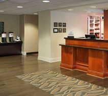 Hampton Inn & Suites Meadow Lands Lobby