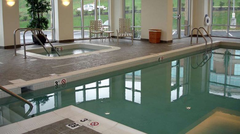 <b>Hampton Inn & Suites Meadow Lands Pool</b>. Images powered by <a href="https://iceportal.shijigroup.com/" title="IcePortal" target="_blank">IcePortal</a>.