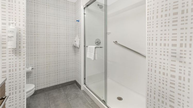 Hampton Inn & Suites Meadow Lands Room