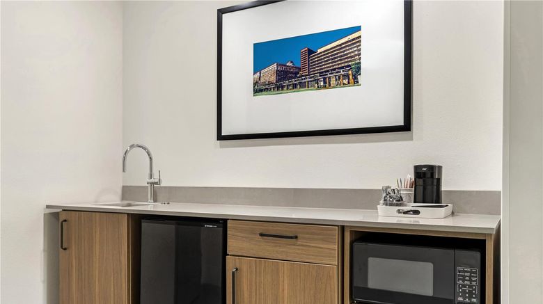 <b>Hampton Inn & Suites Meadow Lands Other</b>. Images powered by <a href="https://iceportal.shijigroup.com/" title="IcePortal" target="_blank">IcePortal</a>.