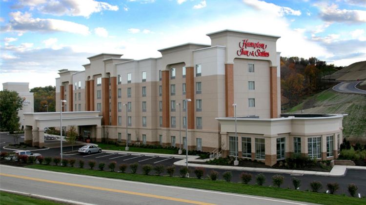 Hampton Inn & Suites Meadow Lands Exterior