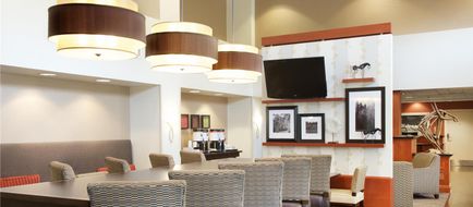 Hampton Inn & Suites Meadow Lands Lobby