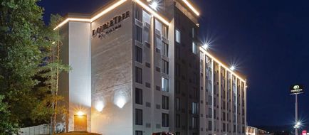 DoubleTree by Hilton PIT Meadow Lands Exterior