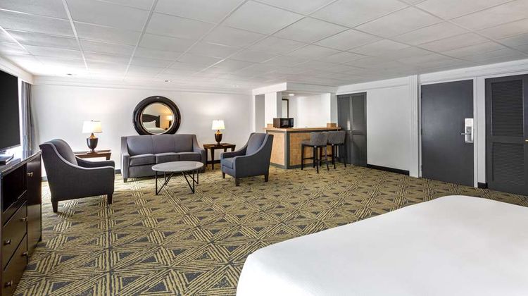 DoubleTree by Hilton PIT Meadow Lands Room