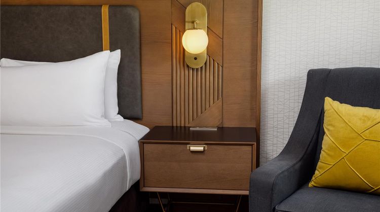 DoubleTree by Hilton PIT Meadow Lands Room