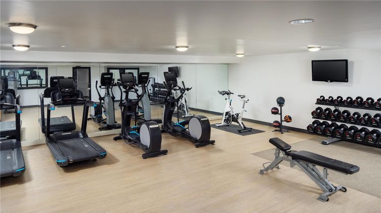 DoubleTree by Hilton PIT Meadow Lands Health
