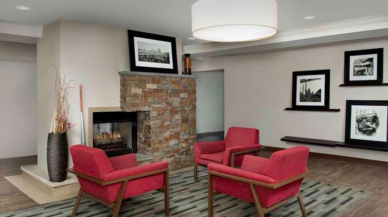 <b>Hampton Inn Pittsburgh/Monroeville Lobby</b>. Images powered by <a href="https://iceportal.shijigroup.com/" title="IcePortal" target="_blank">IcePortal</a>.