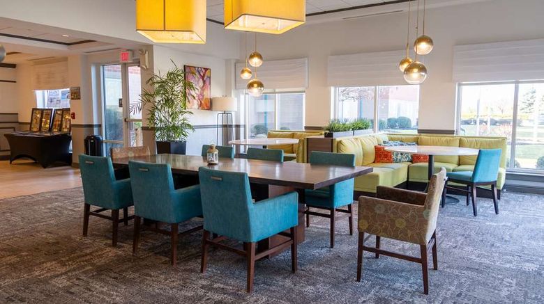 <b>Hilton Garden Inn Pittsburgh/Southpointe Lobby</b>. Images powered by <a href="https://iceportal.shijigroup.com/" title="IcePortal" target="_blank">IcePortal</a>.