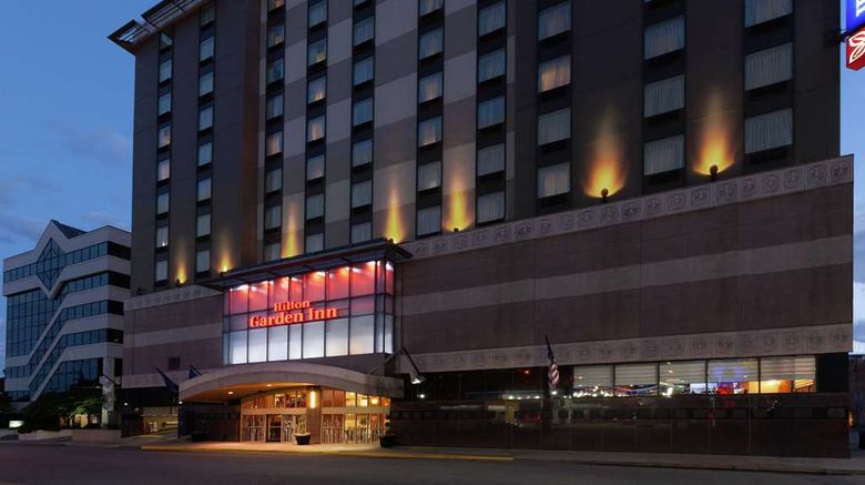 <b>Hilton Garden Inn University Place Exterior</b>. Images powered by <a href="https://iceportal.shijigroup.com/" title="IcePortal" target="_blank">IcePortal</a>.