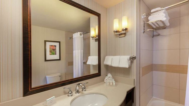 Hilton Garden Inn University Place Room
