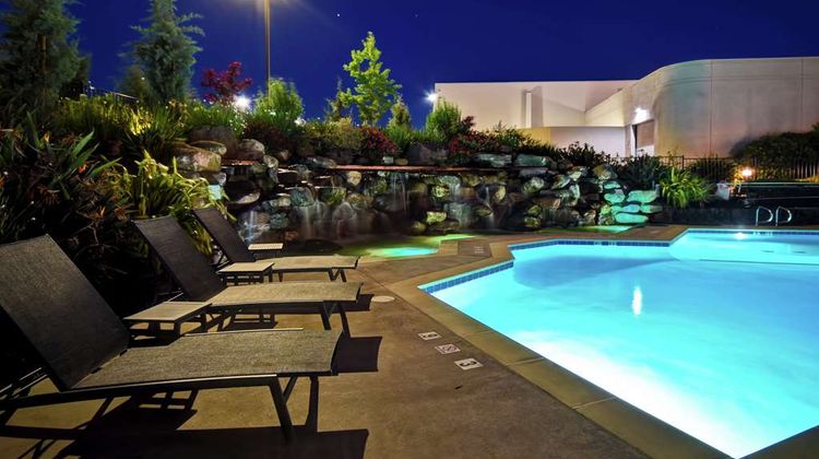 DoubleTree Pleasanton at the Club Pool