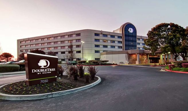 DoubleTree Pleasanton at the Club Exterior