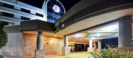 DoubleTree Pleasanton at the Club Exterior
