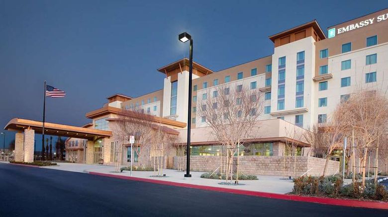 <b>Embassy Suites Palmdale Exterior</b>. Images powered by <a href="https://iceportal.shijigroup.com/" title="IcePortal" target="_blank">IcePortal</a>.