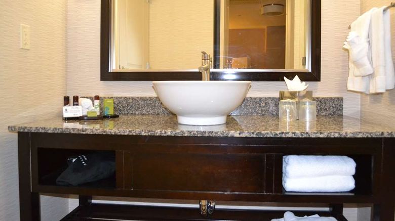 <b>Embassy Suites Palmdale Room</b>. Images powered by <a href="https://iceportal.shijigroup.com/" title="IcePortal" target="_blank">IcePortal</a>.