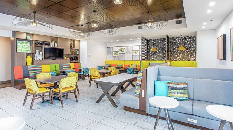<b>Hampton Inn Pensacola Beach Gulf Front Lobby</b>. Images powered by <a href="https://iceportal.shijigroup.com/" title="IcePortal" target="_blank">IcePortal</a>.