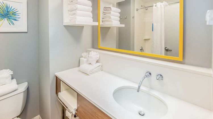 Hampton Inn Pensacola Beach Gulf Front Room