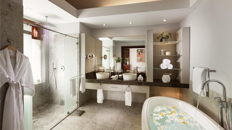 <b>Hilton Moorea Lagoon Resort & Spa Room</b>. Images powered by <a href="https://iceportal.shijigroup.com/" title="IcePortal" target="_blank">IcePortal</a>.
