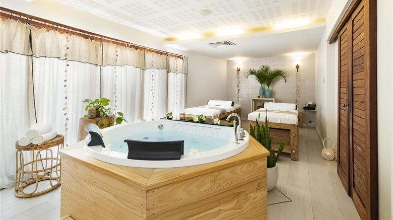 <b>Hilton Moorea Lagoon Resort & Spa Recreation</b>. Images powered by <a href="https://iceportal.shijigroup.com/" title="IcePortal" target="_blank">IcePortal</a>.