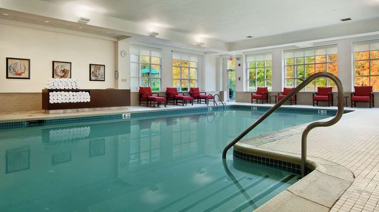<b>Hilton Pearl River Pool</b>. Images powered by <a href="https://iceportal.shijigroup.com/" title="IcePortal" target="_blank">IcePortal</a>.