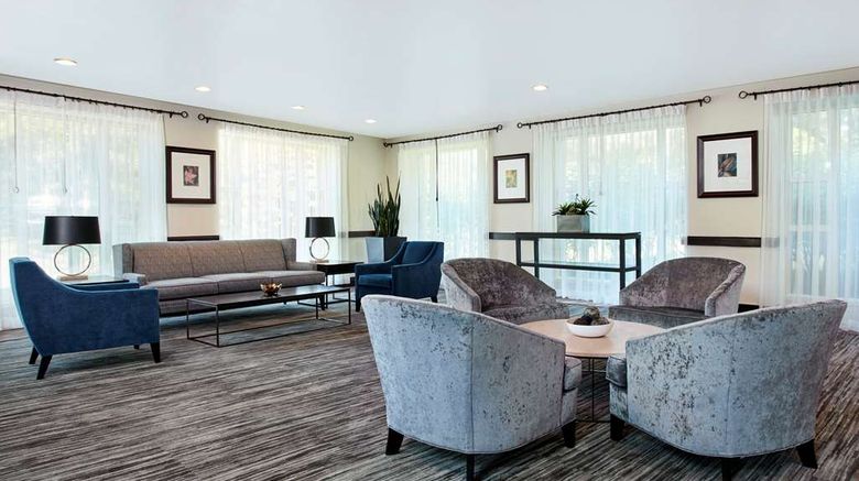 <b>Embassy Suites Parsippany Lobby</b>. Images powered by <a href="https://iceportal.shijigroup.com/" title="IcePortal" target="_blank">IcePortal</a>.