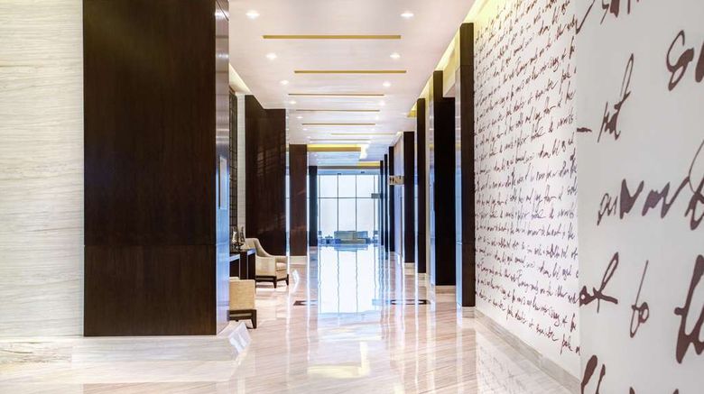 <b>Hilton Panama Lobby</b>. Images powered by <a href="https://iceportal.shijigroup.com/" title="IcePortal" target="_blank">IcePortal</a>.