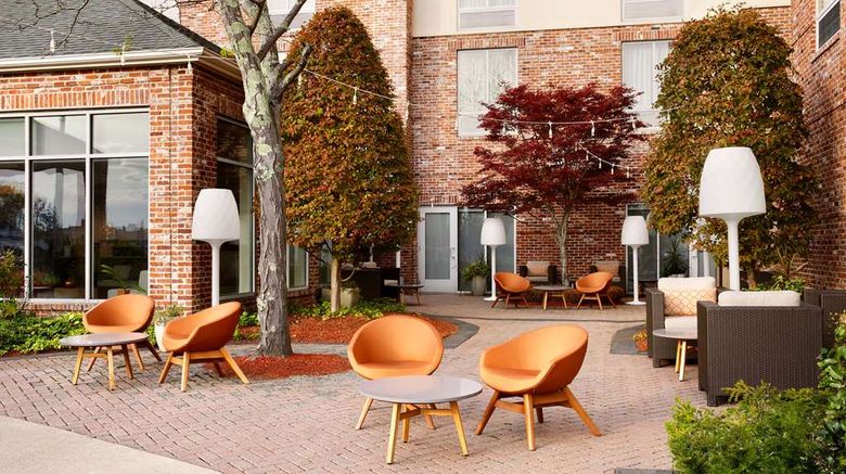 <b>Hilton Garden Inn Providence Airport Exterior</b>. Images powered by <a href="https://iceportal.shijigroup.com/" title="IcePortal" target="_blank">IcePortal</a>.