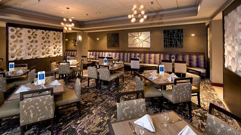 <b>Embassy Suites Portland Maine Restaurant</b>. Images powered by <a href="https://iceportal.shijigroup.com/" title="IcePortal" target="_blank">IcePortal</a>.