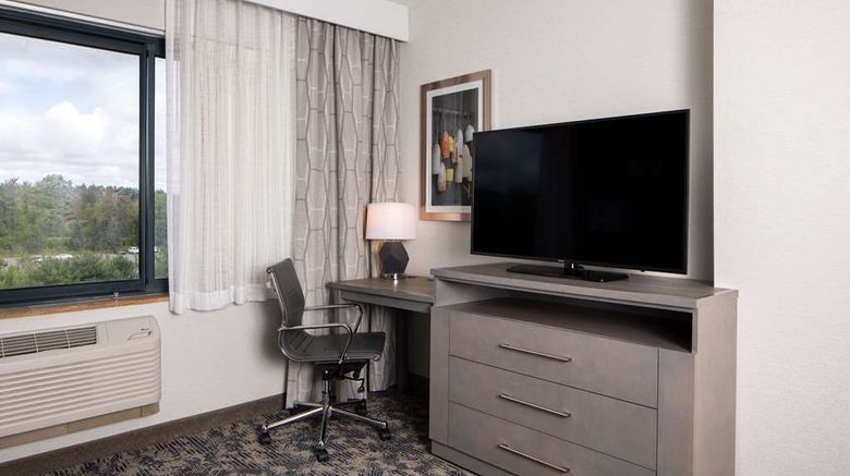 <b>Embassy Suites Portland Maine Room</b>. Images powered by <a href="https://iceportal.shijigroup.com/" title="IcePortal" target="_blank">IcePortal</a>.