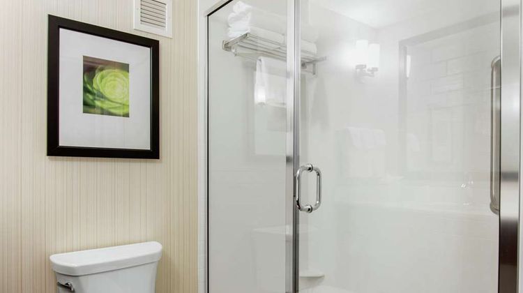 Hilton Garden Inn Airport Room