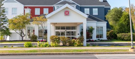 Hilton Garden Inn Airport Exterior