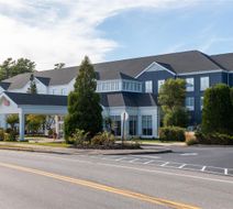 Hilton Garden Inn Airport Exterior