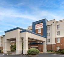 Hampton Inn & Suites Plymouth Exterior