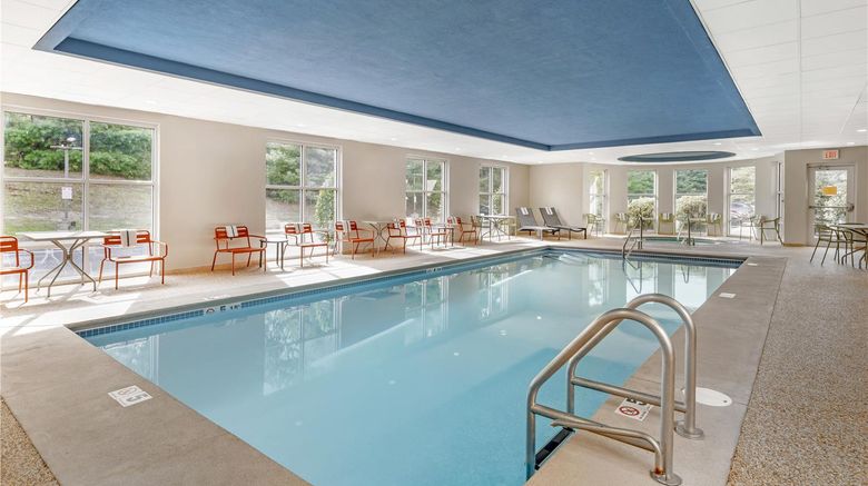 <b>Hampton Inn & Suites Plymouth Pool</b>. Images powered by <a href="https://iceportal.shijigroup.com/" title="IcePortal" target="_blank">IcePortal</a>.