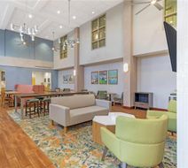 Hampton Inn & Suites Plymouth Lobby