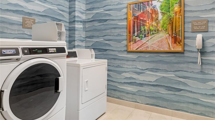 Hampton Inn & Suites Plymouth Other