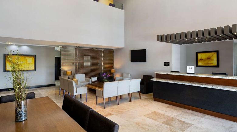 <b>DoubleTree by Hilton Queretaro Lobby</b>. Images powered by <a href="https://iceportal.shijigroup.com/" title="IcePortal" target="_blank">IcePortal</a>.