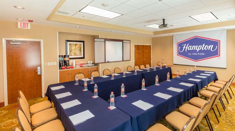 <b>Hampton Inn Hilton Queretaro Tecnologic Meeting</b>. Images powered by <a href="https://iceportal.shijigroup.com/" title="IcePortal" target="_blank">IcePortal</a>.