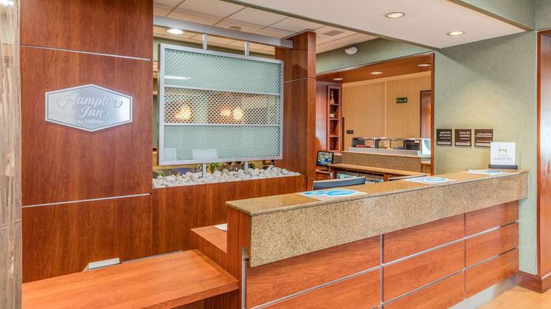 <b>Hampton Inn Hilton Queretaro Tecnologic Lobby</b>. Images powered by <a href="https://iceportal.shijigroup.com/" title="IcePortal" target="_blank">IcePortal</a>.