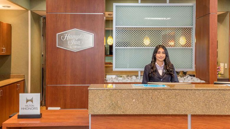 <b>Hampton Inn Hilton Queretaro Tecnologic Lobby</b>. Images powered by <a href="https://iceportal.shijigroup.com/" title="IcePortal" target="_blank">IcePortal</a>.