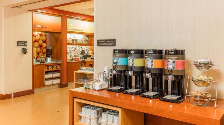 <b>Hampton Inn Hilton Queretaro Tecnologic Restaurant</b>. Images powered by <a href="https://iceportal.shijigroup.com/" title="IcePortal" target="_blank">IcePortal</a>.