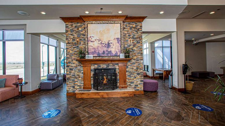 <b>Hilton Garden Inn - Rapid City Lobby</b>. Images powered by <a href="https://iceportal.shijigroup.com/" title="IcePortal" target="_blank">IcePortal</a>.