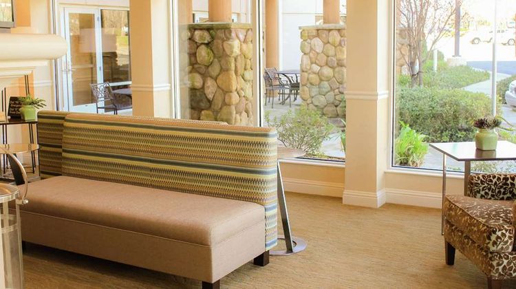 Hilton Garden Inn Redding Lobby