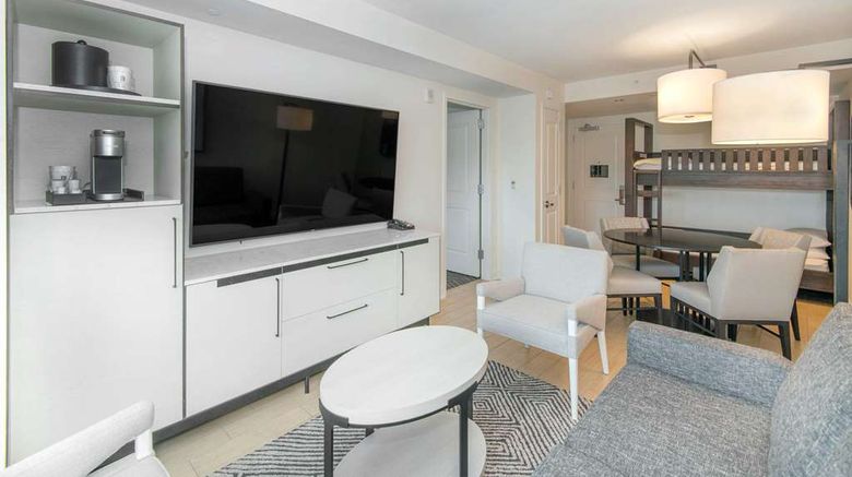 <b>Embassy Suites Raleigh-Durham Airport Room</b>. Images powered by <a href="https://iceportal.shijigroup.com/" title="IcePortal" target="_blank">IcePortal</a>.